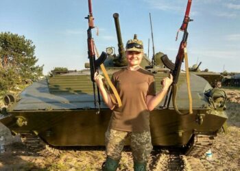 Стати військовою у вісімнадцять!