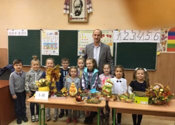 Мій перший вчитель. Як закарпатські педагоги долають стереотип про “жіночу професію”